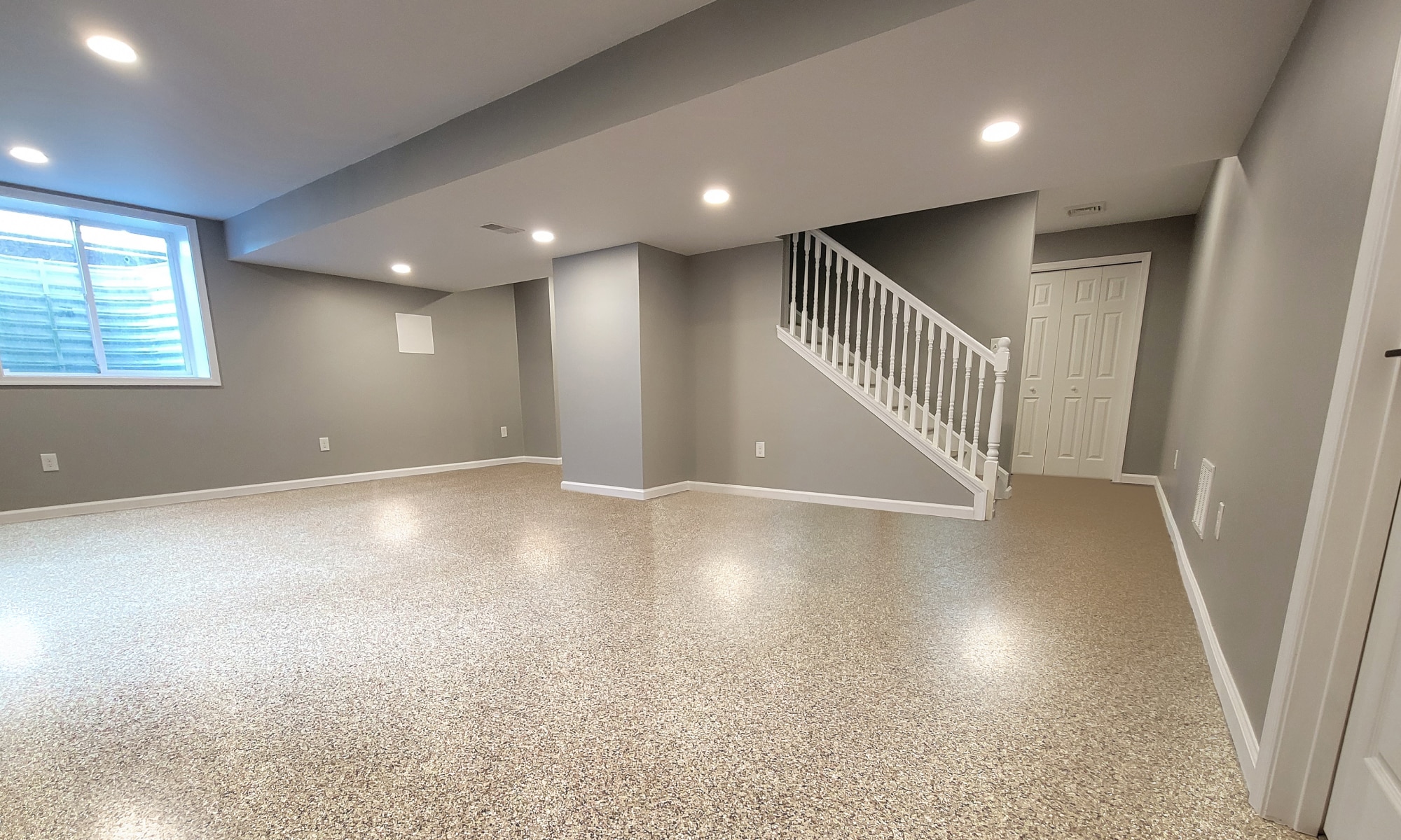Interior basement epoxy floor coating in Thousand Oaks, CA